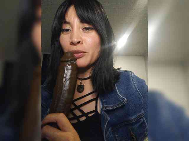 isis_diosa webcam