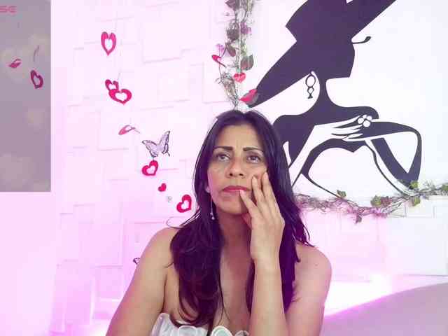 SashaMishot webcam