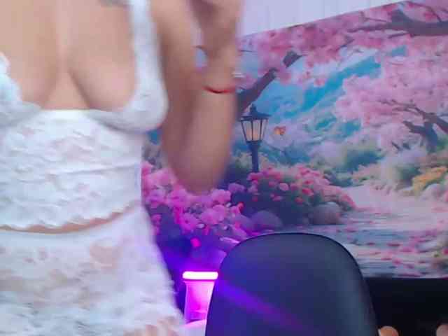 SashaMishot webcam