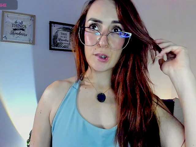Buttycherry live cam on BongaCams