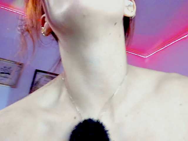Buttycherry live cam on BongaCams