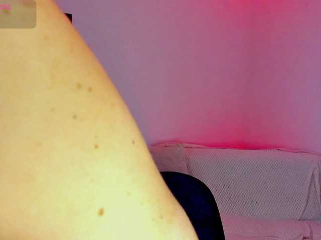 Buttycherry live cam on BongaCams