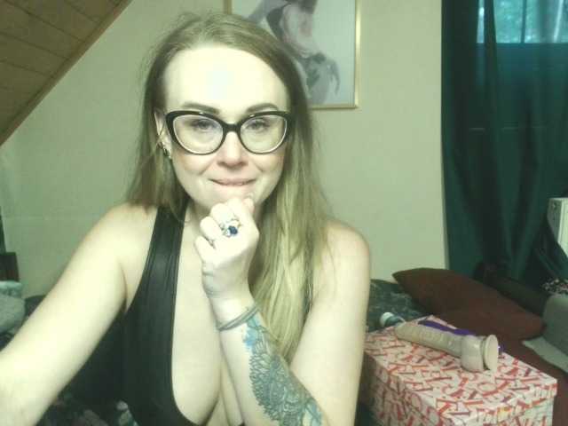 MilfBerthena live cam on BongaCams