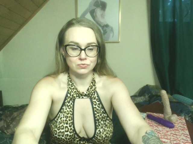 MilfBerthena live cam on BongaCams