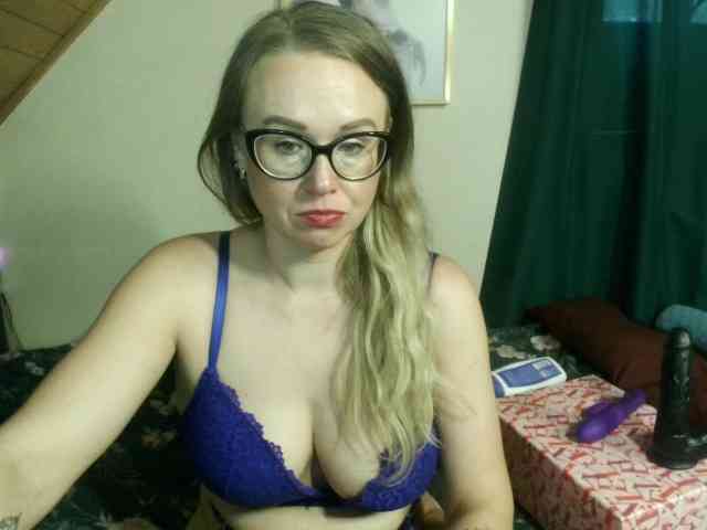 MilfBerthena webcam