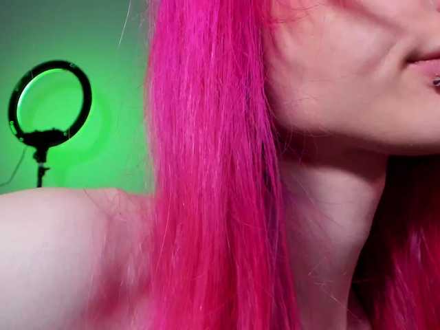 mnepohuyy live cam on BongaCams