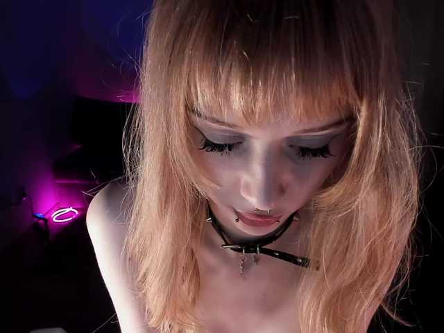 mnepohuyy's BongaCams show and profile