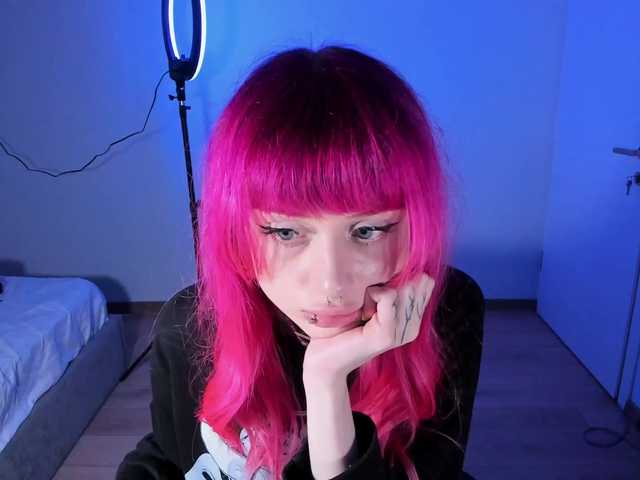 mnepohuyy live cam on BongaCams