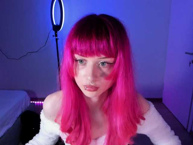 mnepohuyy live cam on BongaCams