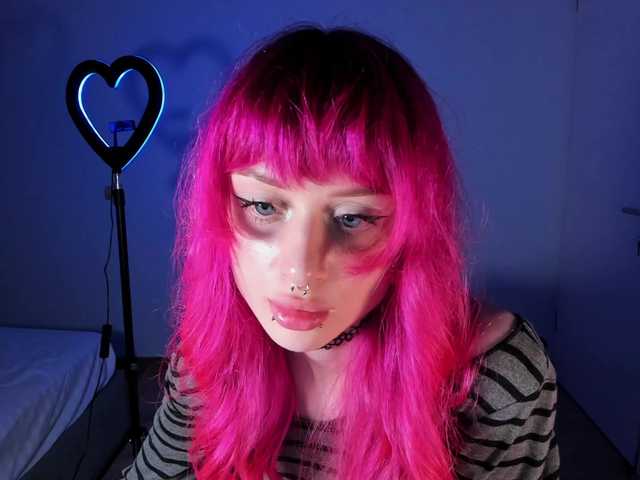mnepohuyy live cam on BongaCams