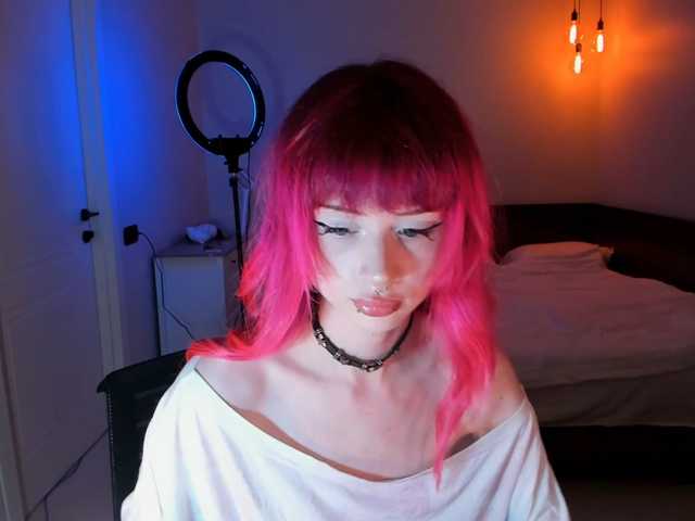 mnepohuyy live cam on BongaCams