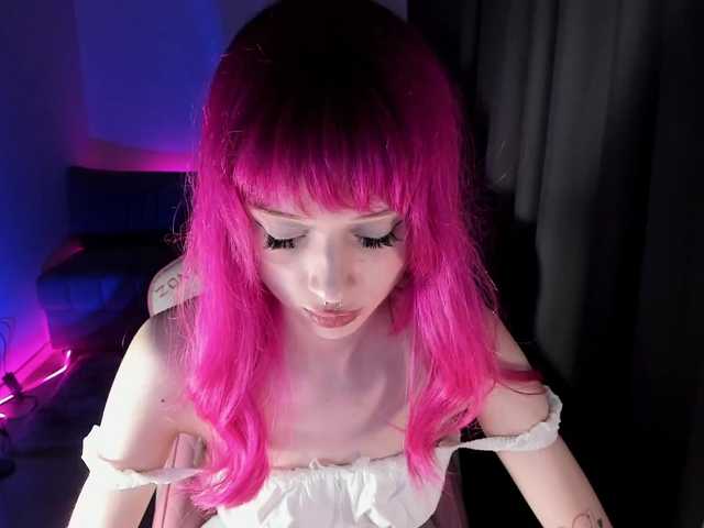 mnepohuyy live cam on BongaCams