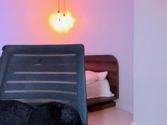 mnepohuyy live cam on BongaCams