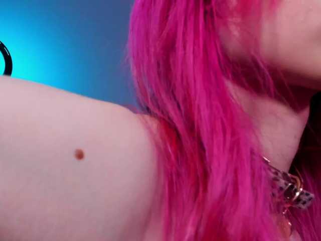 mnepohuyy live cam on BongaCams