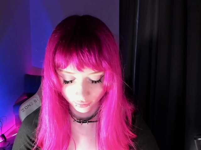 mnepohuyy live cam on BongaCams