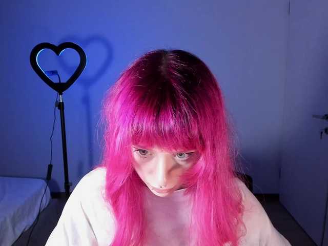 mnepohuyy live cam on BongaCams