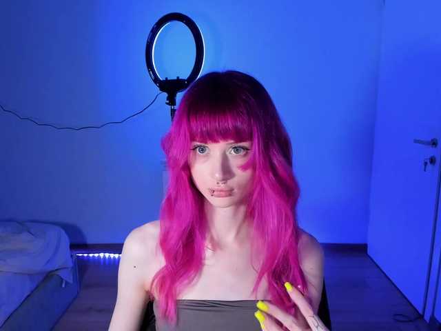 mnepohuyy live cam on BongaCams