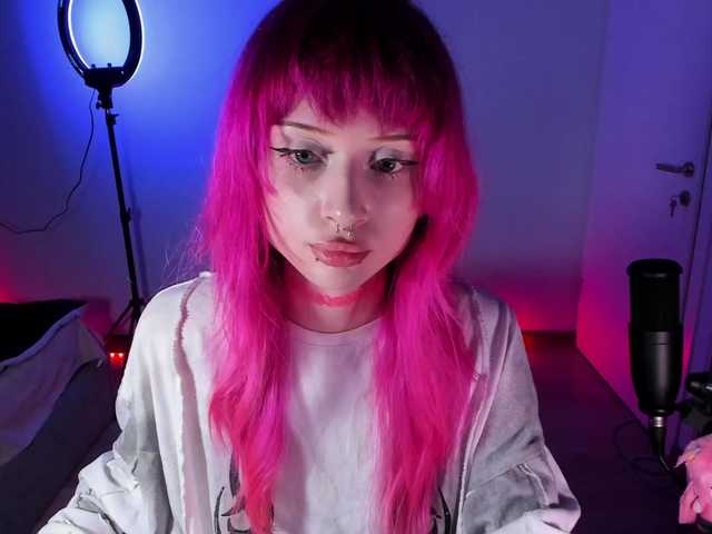 mnepohuyy live cam on BongaCams