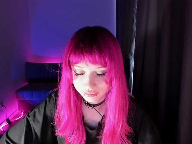 mnepohuyy live cam on BongaCams