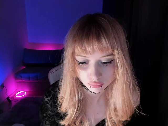 mnepohuyy's BongaCams show and profile