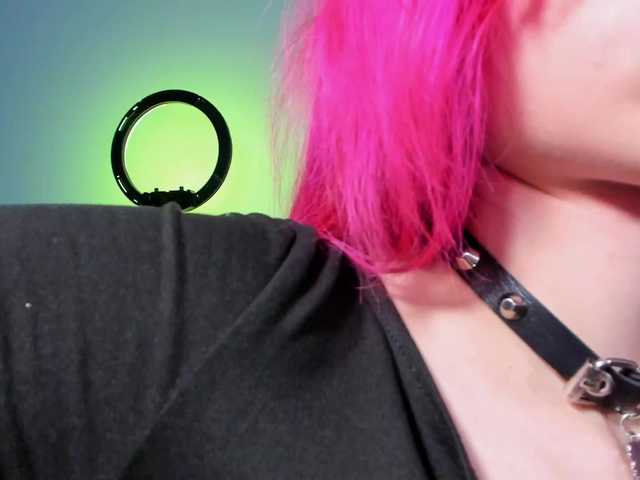 mnepohuyy live cam on BongaCams
