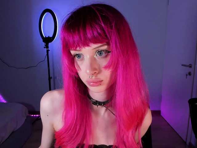 mnepohuyy live cam on BongaCams
