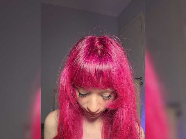 mnepohuyy live cam on BongaCams
