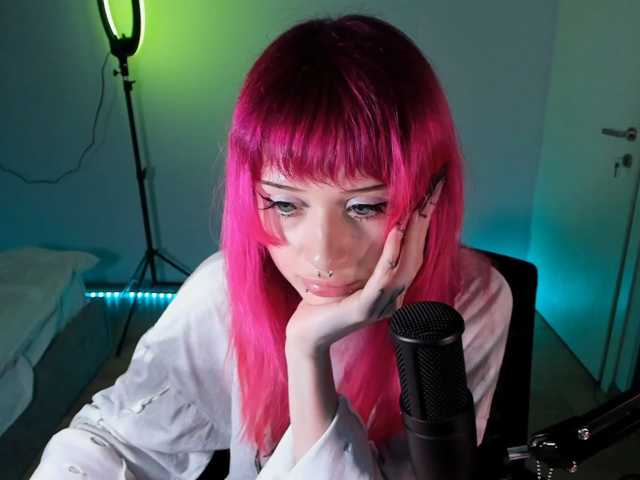 mnepohuyy live cam on BongaCams