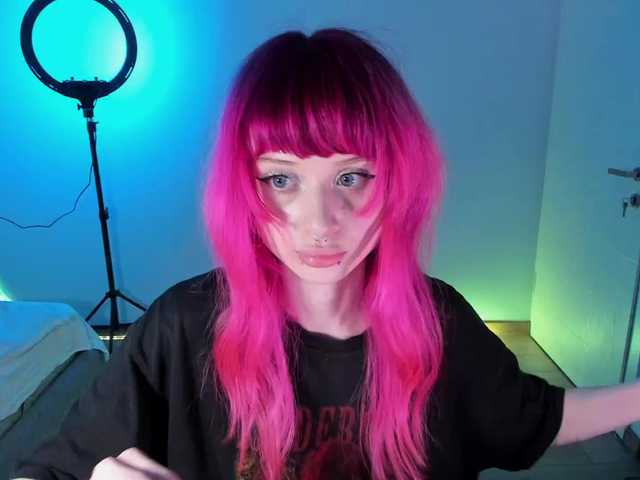 mnepohuyy live cam on BongaCams