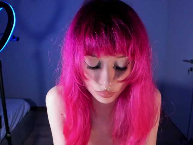 mnepohuyy live cam on BongaCams
