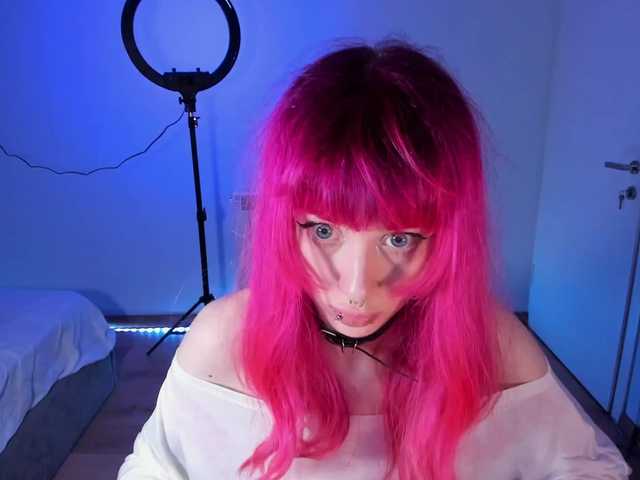 mnepohuyy live cam on BongaCams