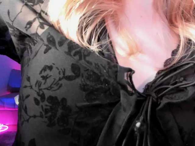 mnepohuyy's BongaCams show and profile