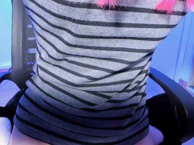 mnepohuyy live cam on BongaCams