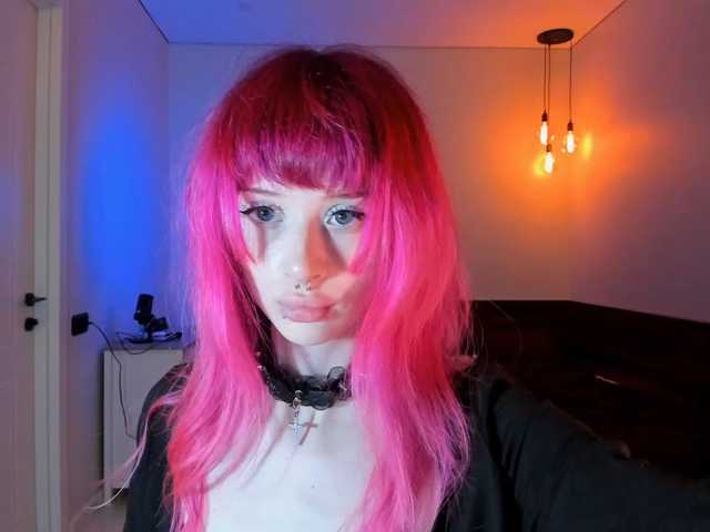 mnepohuyy live cam on BongaCams