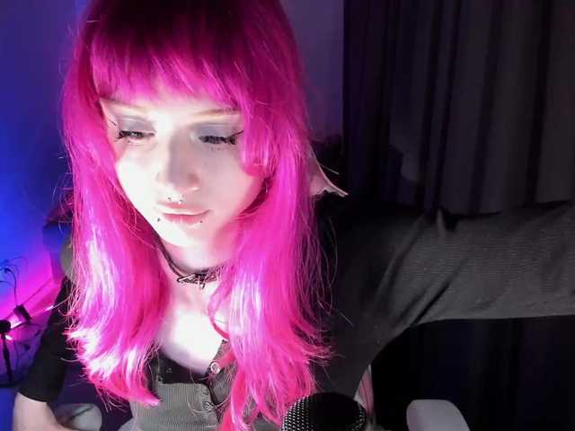 mnepohuyy live cam on BongaCams