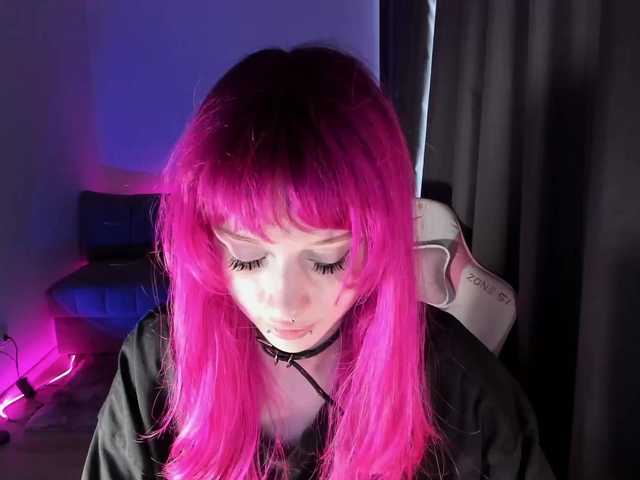 mnepohuyy live cam on BongaCams