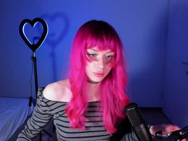 mnepohuyy live cam on BongaCams