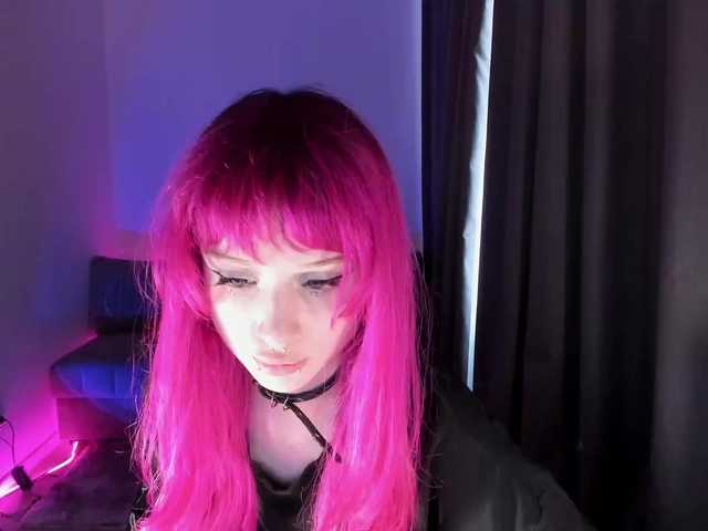 mnepohuyy live cam on BongaCams