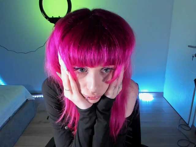 mnepohuyy live cam on BongaCams