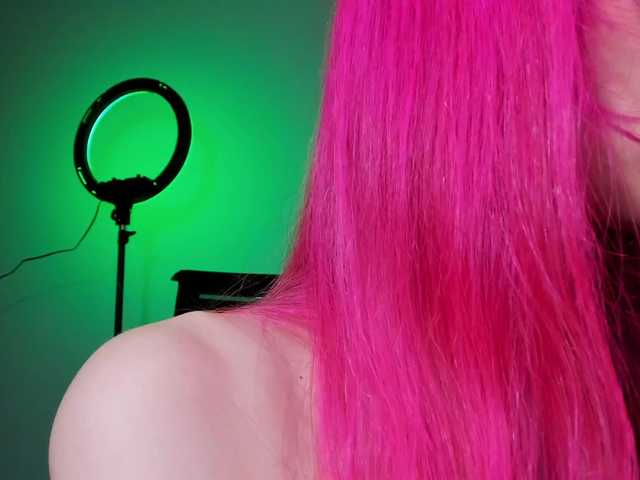 mnepohuyy live cam on BongaCams