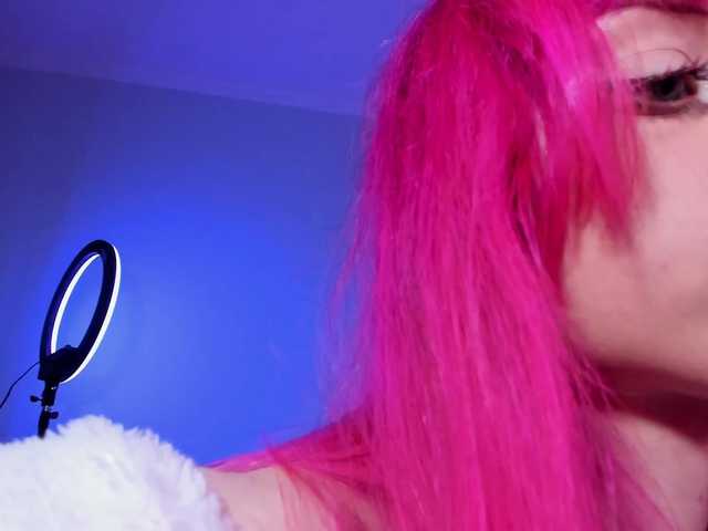 mnepohuyy live cam on BongaCams