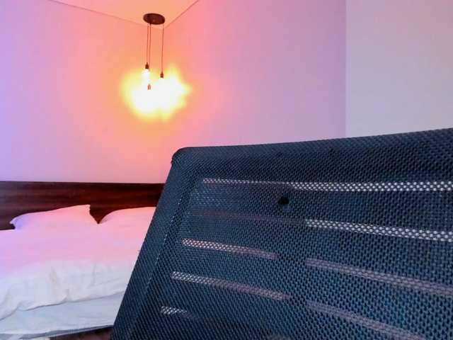 mnepohuyy live cam on BongaCams