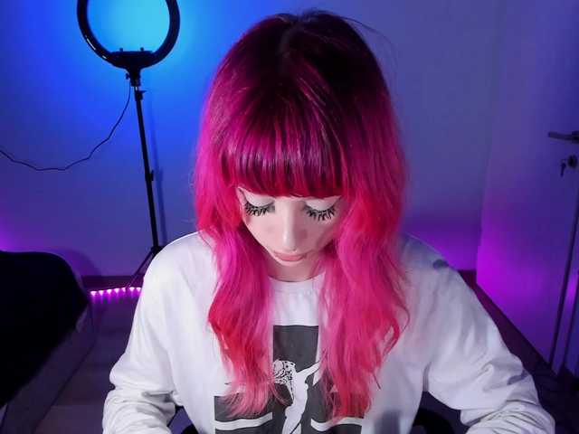 mnepohuyy live cam on BongaCams