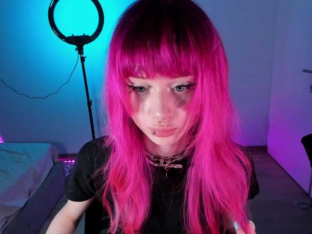 mnepohuyy live cam on BongaCams