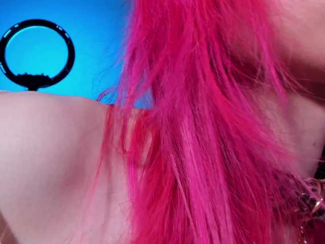 mnepohuyy live cam on BongaCams