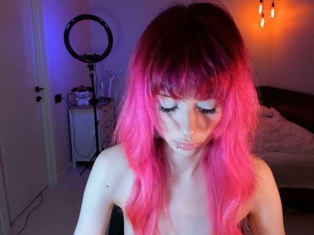 mnepohuyy live cam on BongaCams