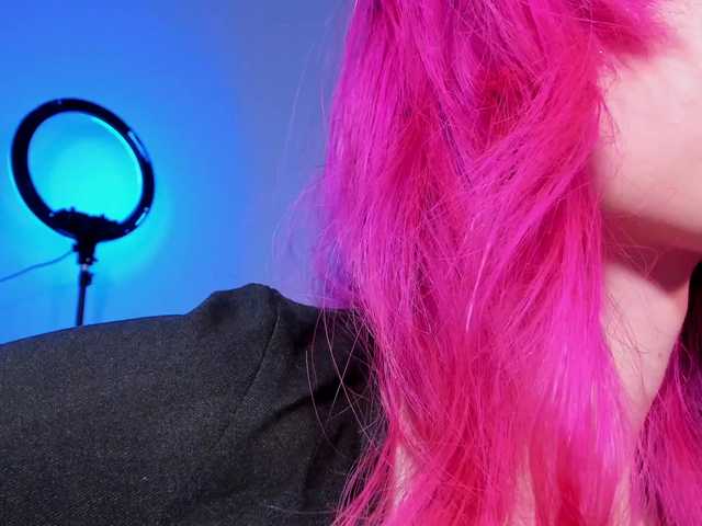mnepohuyy live cam on BongaCams