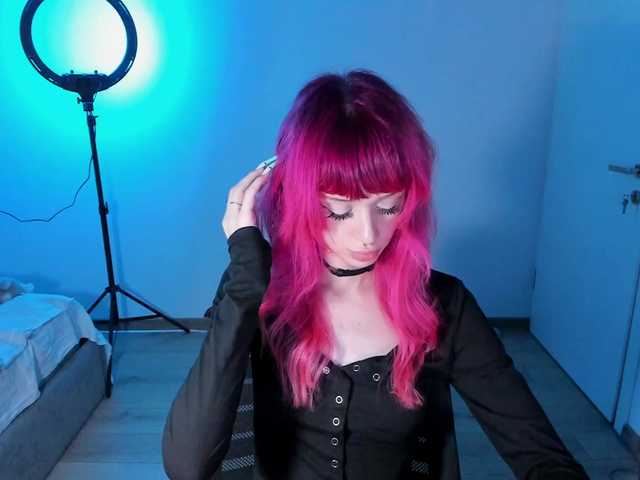 mnepohuyy live cam on BongaCams