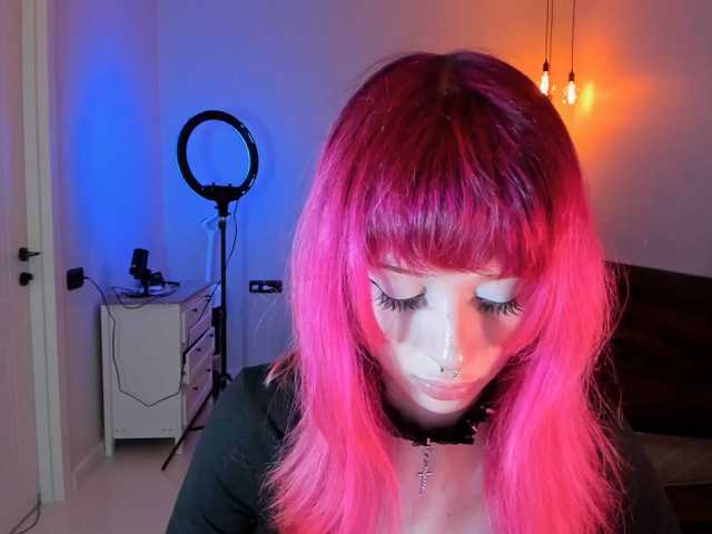 mnepohuyy live cam on BongaCams