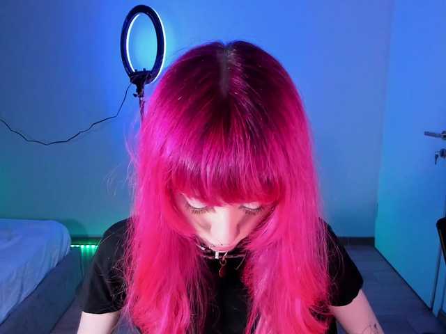 mnepohuyy live webcam show
